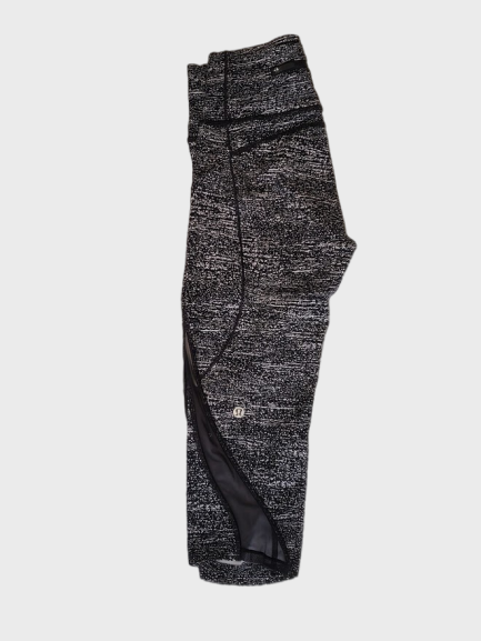 Size 4 - Lululemon Pace Perfect Crop (17*)