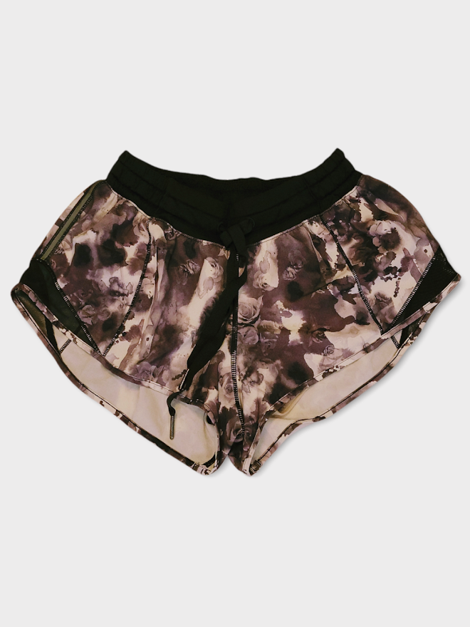 Lululemon hotty hot shorts size 2 sales
